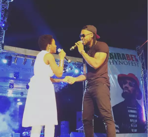 Photos: Flavour and Chidinma kiss as they perform on stage in Onitsha